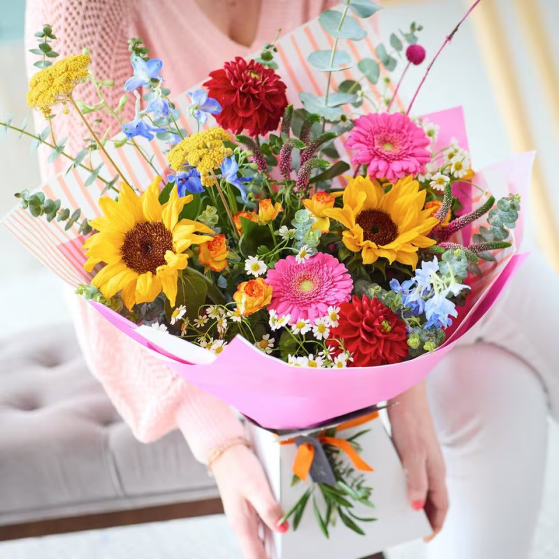 Radiant Summer Trending Bouquet